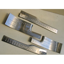 Накладки на пороги верхние Mitsubishi Outlander 2017